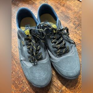 Vans AVE Gray and Blue Men's Size 13 Shoes